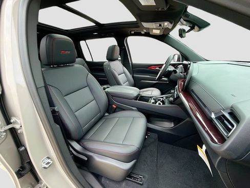 New 2026 Chevrolet Traverse Z71 w/ Driver Confidence Package AWD/4WD image 32