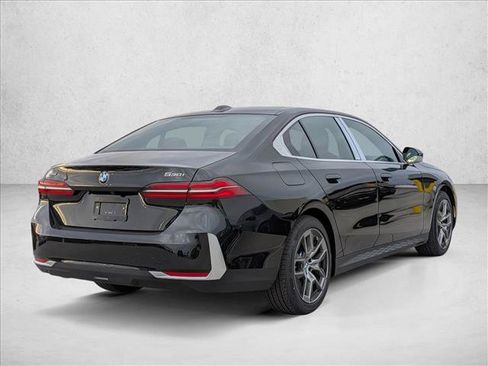 Used 2026 BMW 530i xDrive AWD/4WD image 2