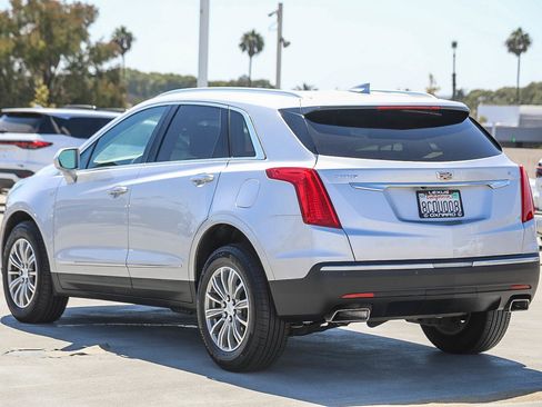 Used 2018 Cadillac XT5 Luxury w/ Driver Awareness Package FWD image 5