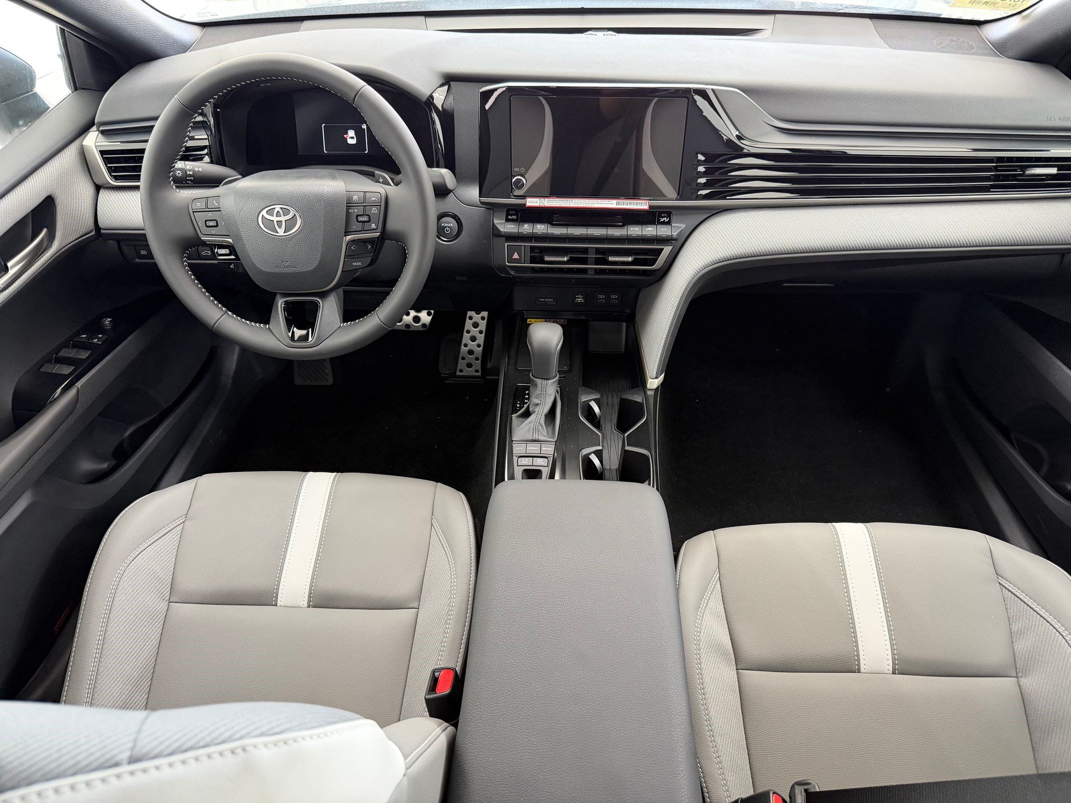 Used 2026 Toyota Camry SE w/ Convenience Package FWD image 16
