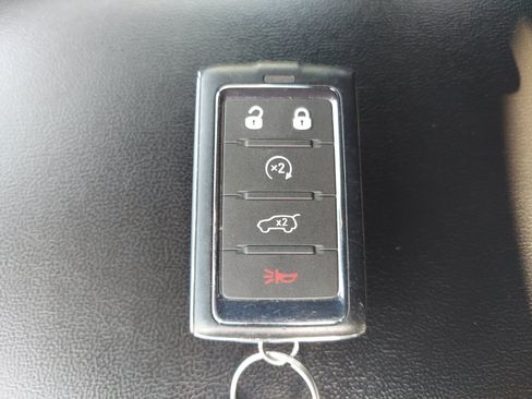 Used 2024 Jeep Grand Cherokee Limited AWD/4WD image 32