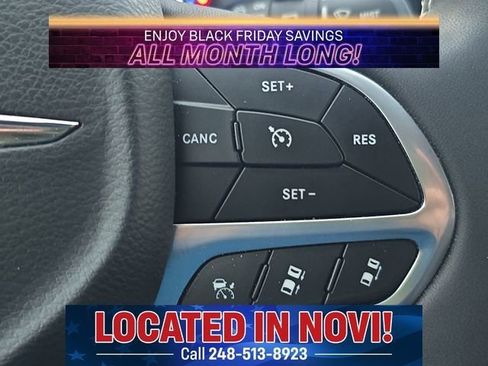 Used 2022 Chrysler Pacifica Touring-L image 27