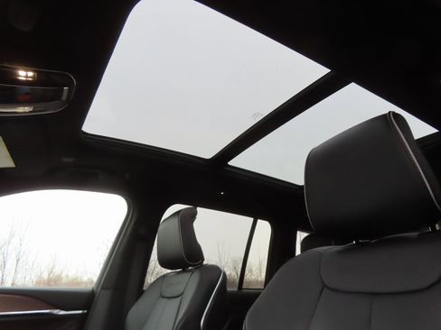 New 2025 Jeep Grand Cherokee Summit w/ Obsidian Package image 7