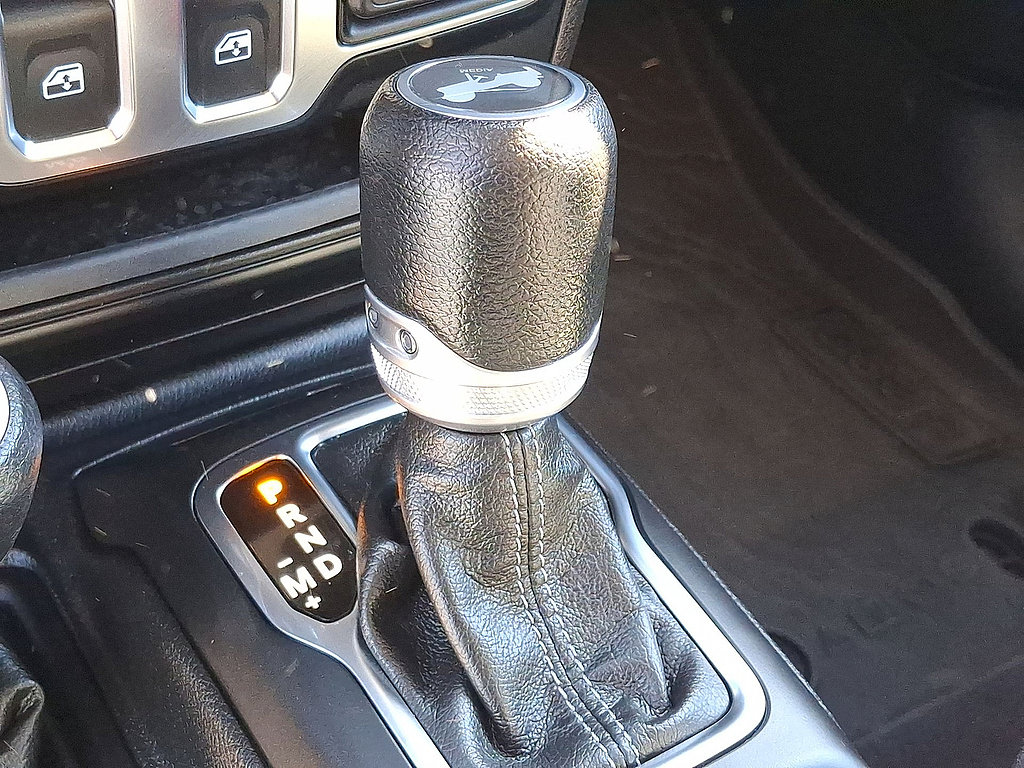 Used 2024 Jeep Wrangler Sport AWD/4WD image 18