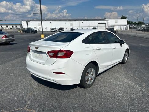 Used 2018 Chevrolet Cruze LS FWD image 4