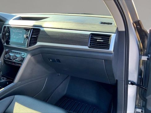 Certified 2023 Volkswagen Atlas SE FWD image 17