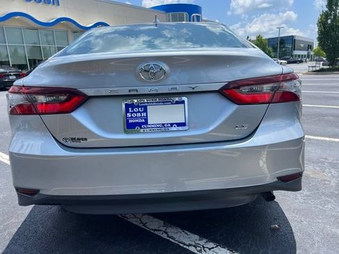 Used 2022 Toyota Camry LE w/ Convenience Package FWD image 7
