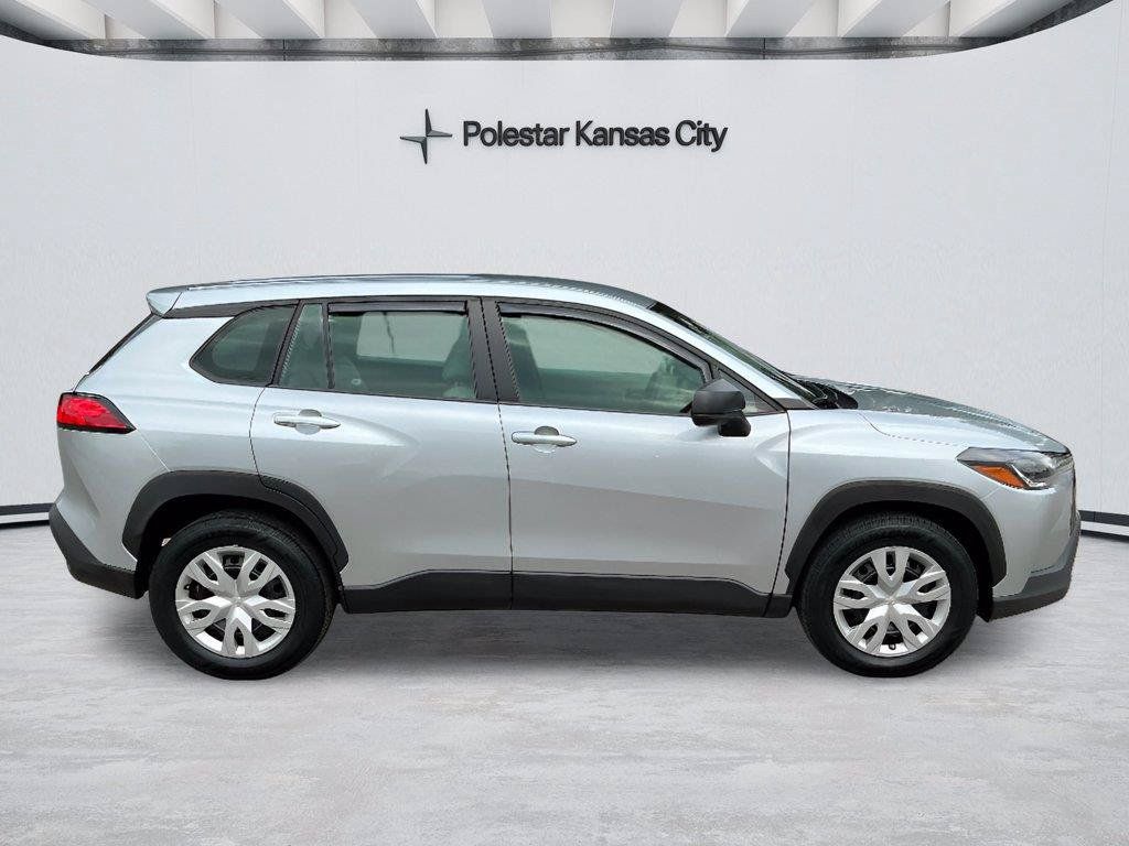 Used 2023 Toyota Corolla Cross L FWD image 4