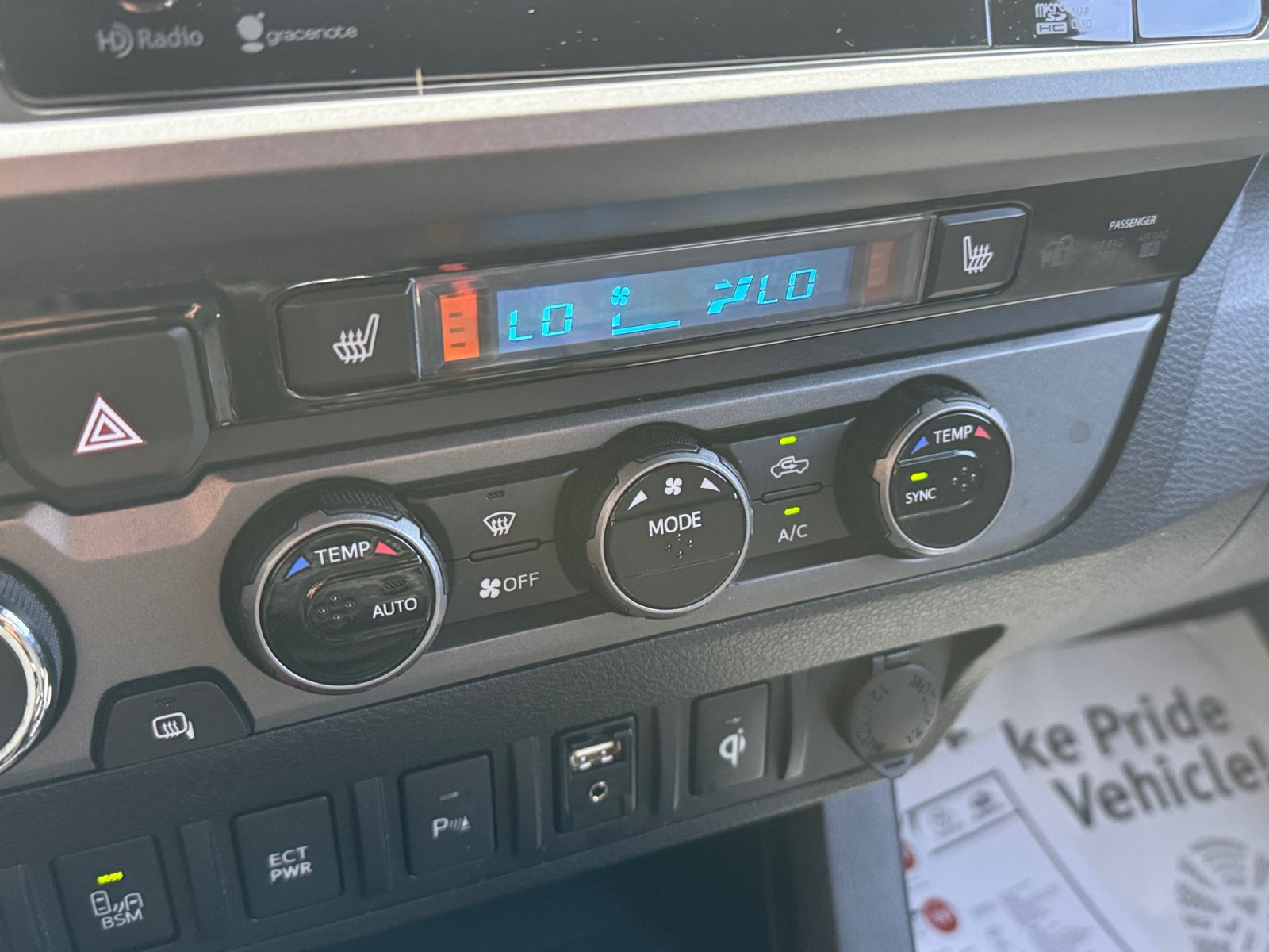 Used 2016 Toyota Tacoma TRD Sport w/ Premium & Technology Package AWD/4WD image 21