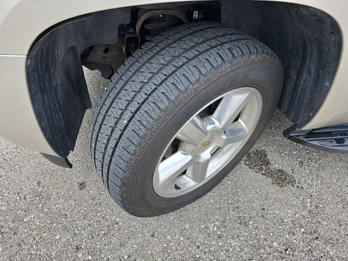 Used 2013 Chevrolet Tahoe LTZ AWD/4WD image 38