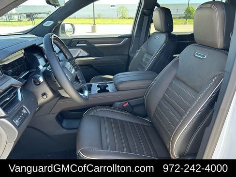 New 2026 GMC Acadia Denali Ultimate w/ LPO, Floor Liner Package AWD/4WD image 23