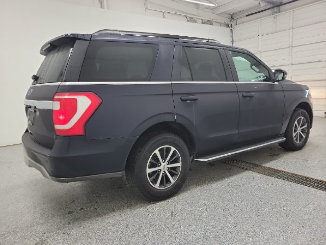 Used 2021 Ford Expedition XLT AWD/4WD image 3