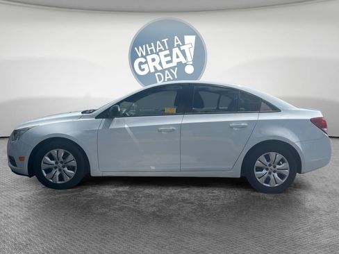 Used 2013 Chevrolet Cruze LS FWD image 7