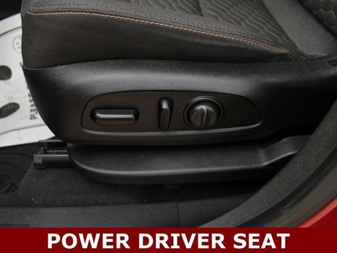 Used 2018 Chevrolet Equinox LT FWD image 3