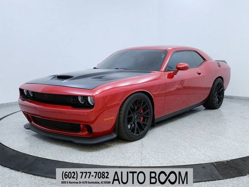 Used 2016 Dodge Challenger SRT Hellcat image 1