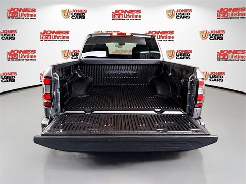 Certified 2024 Nissan Frontier SV image 17