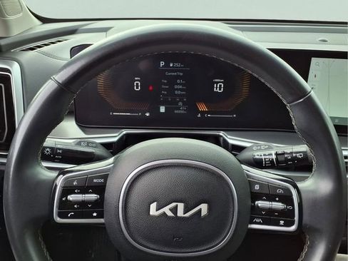 Used 2024 Kia Sorento S image 16
