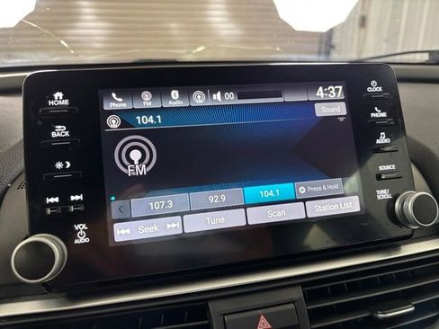 Used 2018 Honda Accord Sport image 15