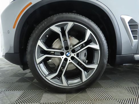 Used 2026 BMW X5 sDrive40i RWD image 32