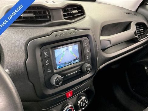 Used 2017 Jeep Renegade Altitude FWD image 27