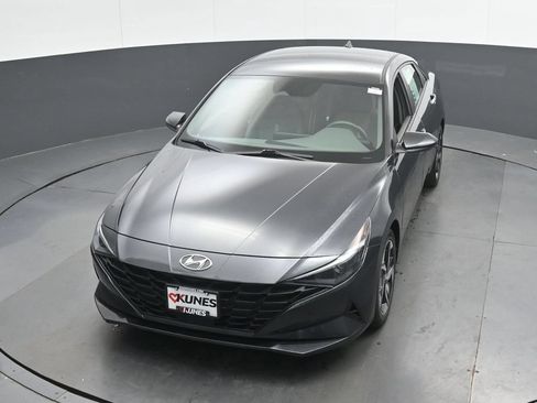Used 2023 Hyundai Elantra SEL w/ Convenience Package FWD image 35