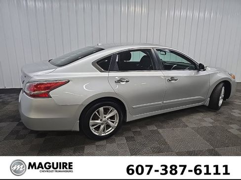 Used 2015 Nissan Altima 2.5 SV w/ Convenience Package FWD image 3