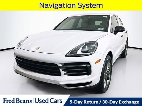 Used 2023 Porsche Cayenne Platinum Edition image 3