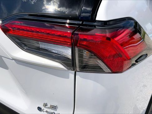 Used 2025 Toyota RAV4 LE AWD/4WD image 30