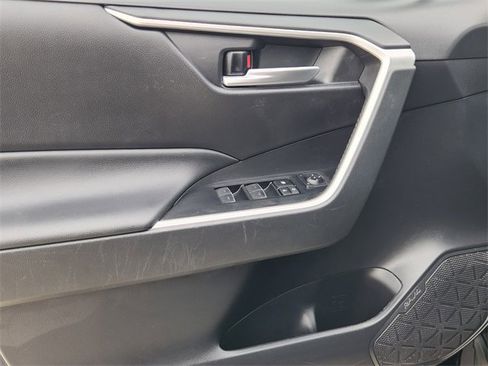 Used 2023 Toyota RAV4 XLE Premium image 22