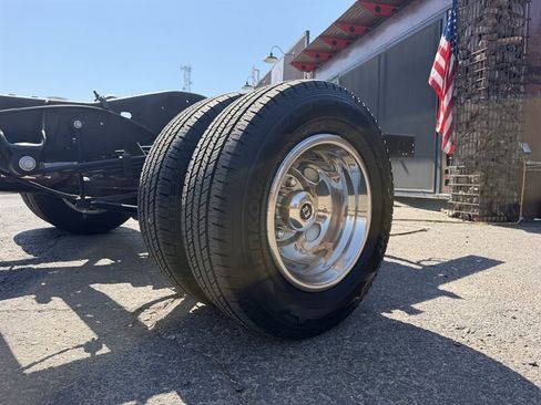 Used 2024 Ford E-450 and Econoline 450 Super Duty RWD image 6