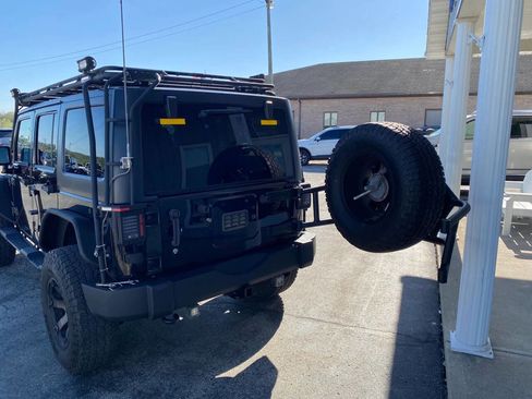 Used 2018 Jeep Wrangler Unlimited Sport S AWD/4WD image 18