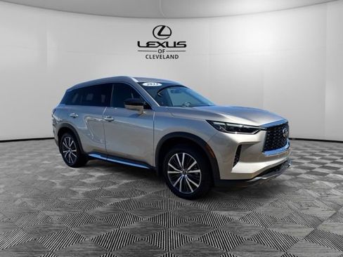 Used 2023 INFINITI QX60 Sensory w/ Cargo Package AWD/4WD image 2