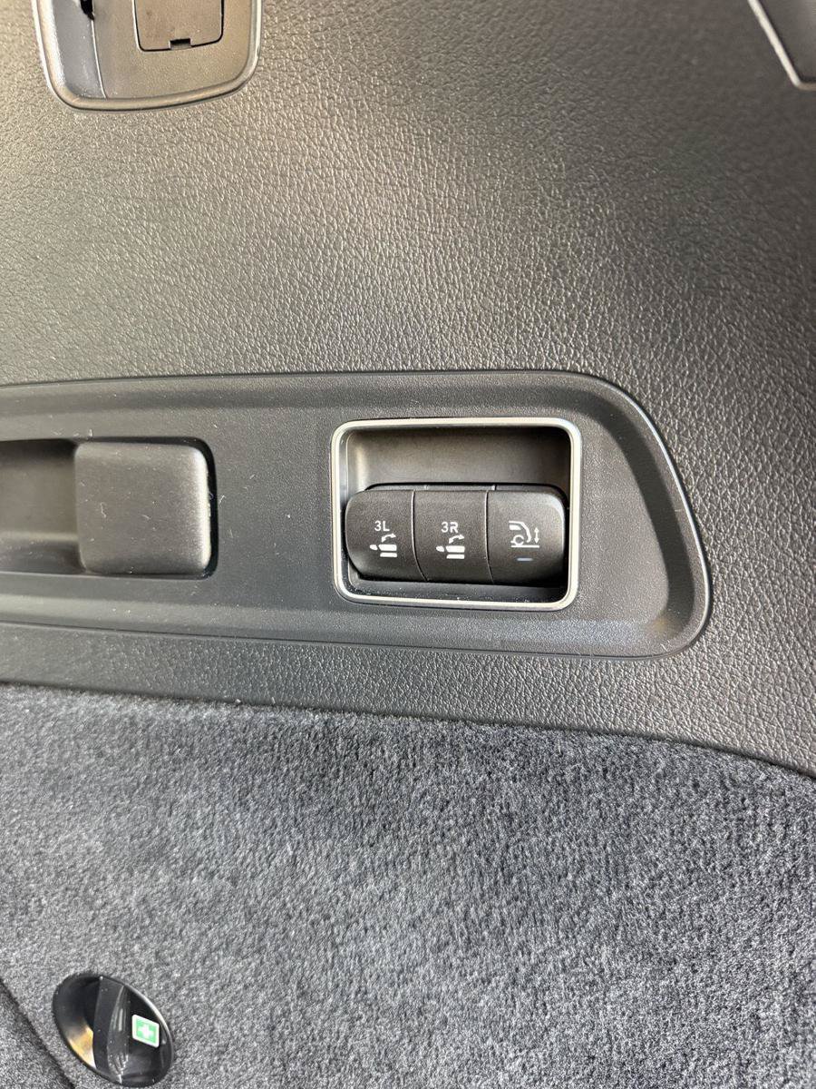 Used 2024 Mercedes-Benz GLS 450 4MATIC image 34
