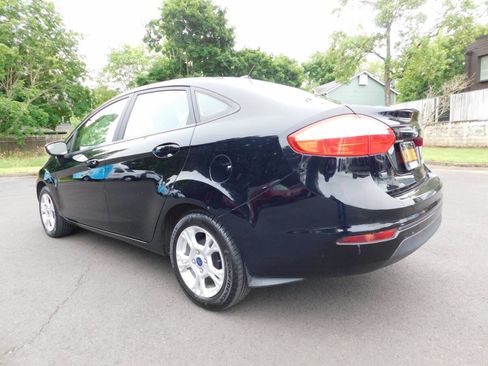 Used 2016 Ford Fiesta SE FWD image 3