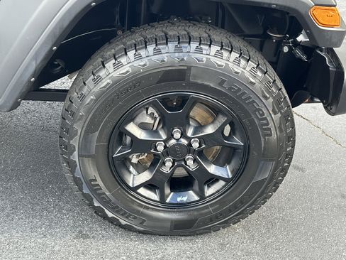 Used 2021 Jeep Wrangler Unlimited Sport image 16