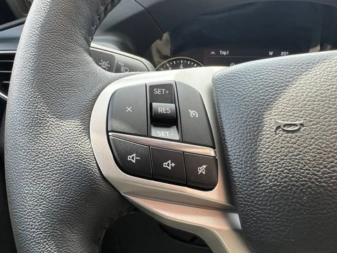 Certified 2023 Ford Explorer XLT w/ Equipment Group 202A AWD/4WD image 9