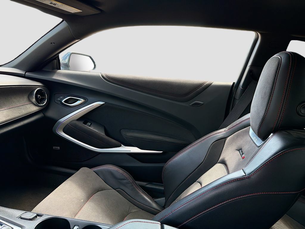Used 2022 Chevrolet Camaro ZL1 RWD image 22