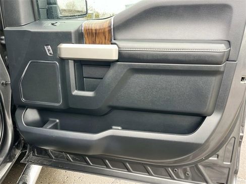 Used 2019 Ford F150 Lariat image 23