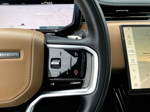 Used 2024 Land Rover Range Rover Sport SE image 12