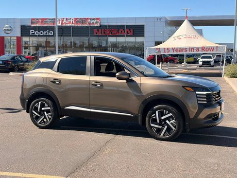 Certified 2025 Nissan Kicks SV w/ Interior Electronics Package FWD image 6