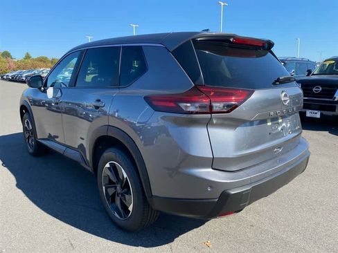 New 2026 Nissan Rogue SV image 4