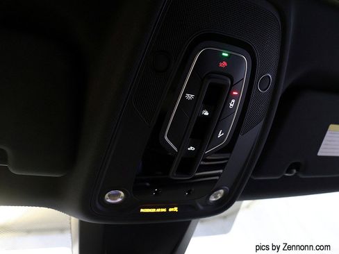 Used 2025 Audi Q8 Premium Plus image 25