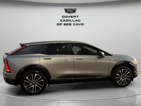 Certified 2025 Cadillac Optiq Sport 2 w/ LPO, Floor Liner Package image 10