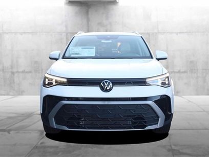 New 2025 Volkswagen Taos SE