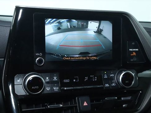 Used 2023 Toyota Highlander Limited image 42