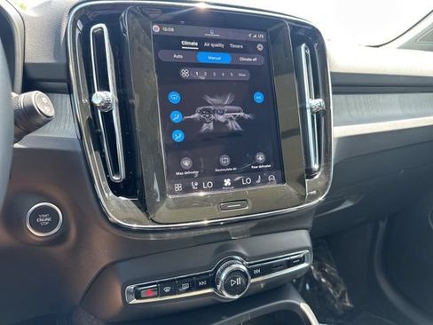 Certified 2026 Volvo XC40 B5 Plus AWD/4WD image 21