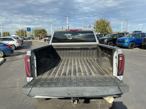 Used 2024 GMC Sierra 2500 AT4 AWD/4WD image 19