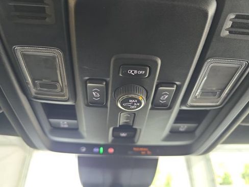 Certified 2025 GMC Yukon Denali Ultimate AWD/4WD image 25