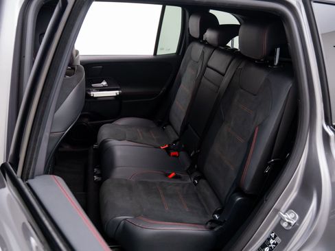 Used 2024 Mercedes-Benz EQB 250+ image 18