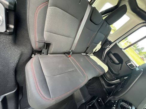 Used 2018 Jeep Wrangler Unlimited Rubicon image 26